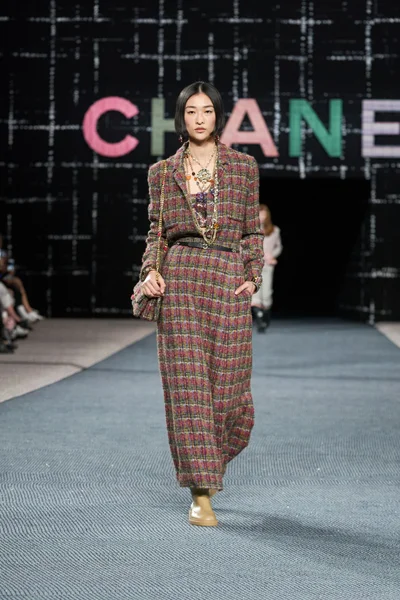 Look 24